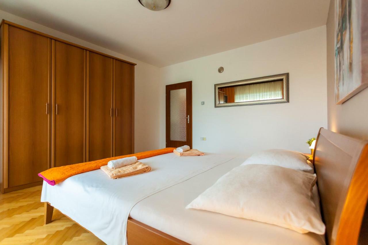 Apartment Meri Крк Екстер'єр фото