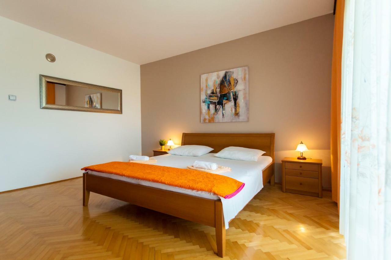 Apartment Meri Крк Екстер'єр фото